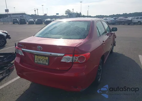 2013 Toyota Corolla L z USA, uszkodzony, nr VIN 2T1BU4EE9DC105124